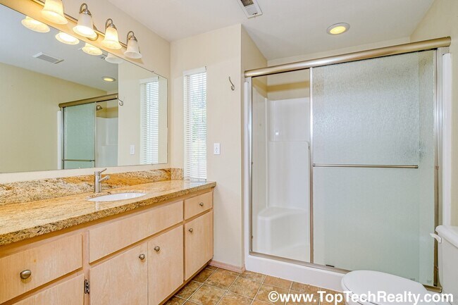 Building Photo - Charming 3 BD* 2.5 BTH Single Family Home In Deerfield Neighborhood! Great Location & Quiet Neigh...