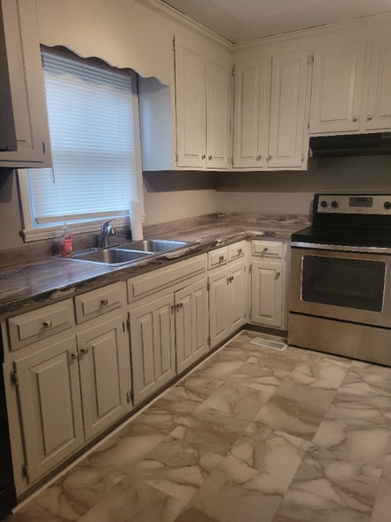 Building Photo - 1620 Old Wilson Rd