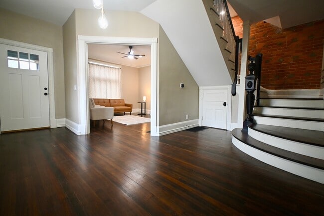 Building Photo - 2369 Park Ave