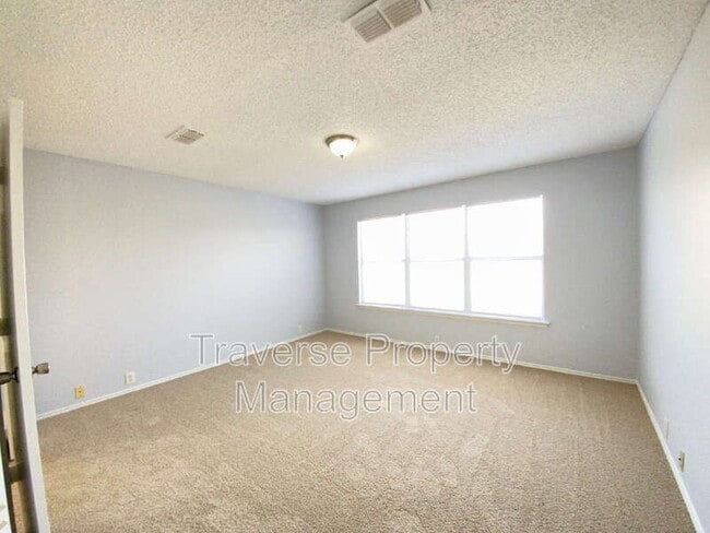 Building Photo - 5204 Vista Verde Dr