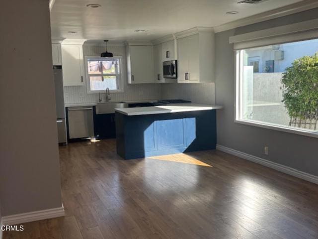 Building Photo - 763 W Dike St