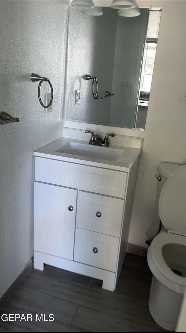 Building Photo - 232 Montego Bay Dr