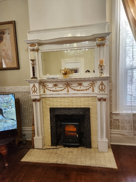 Building Photo - 714 E 17th St