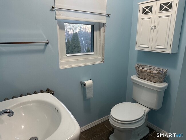 Building Photo - 989 N Farms Rd