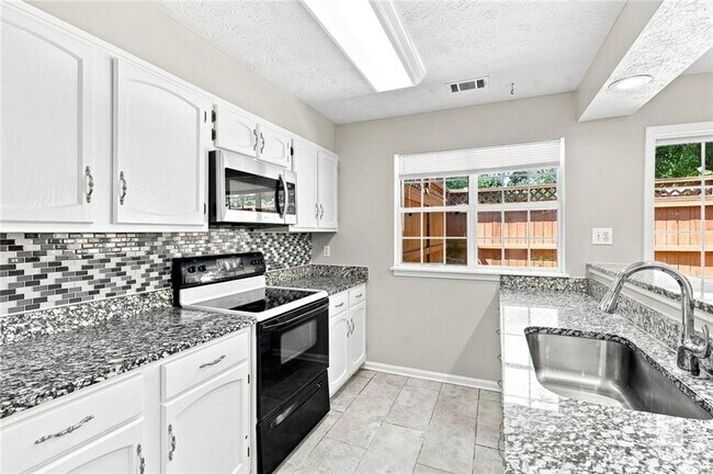 Building Photo - 5557 Clover Rise Ln
