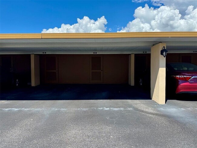 Building Photo - 3031 Willow Green Dr