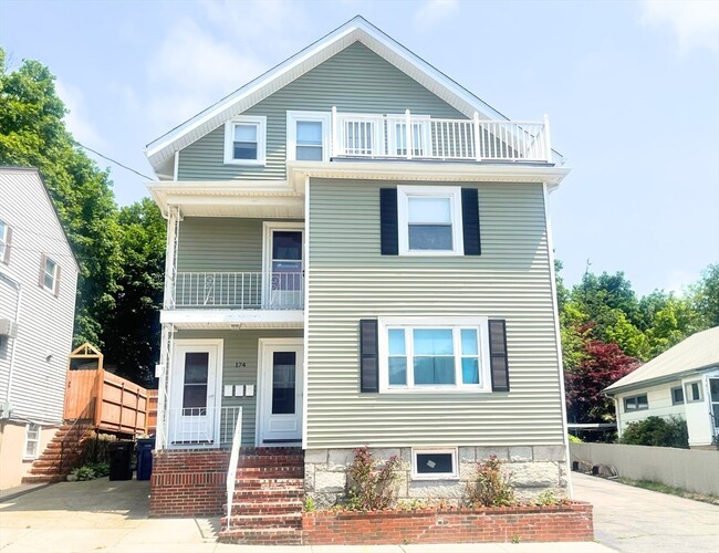 Building Photo - 174 Ocean Ave W
