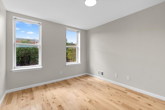 Building Photo - 137 N Montford Ave
