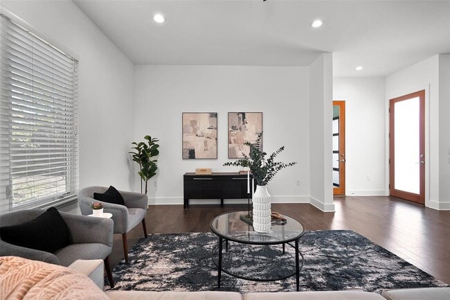 Building Photo - 7813 Mullen Dr