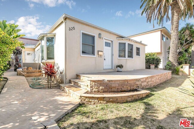 Building Photo - 325 Vernon Ave