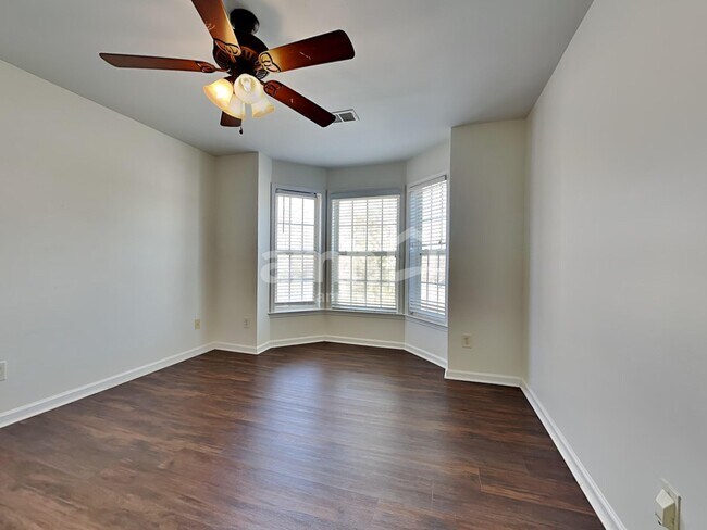 Building Photo - 5798 Crimson Oak Ct