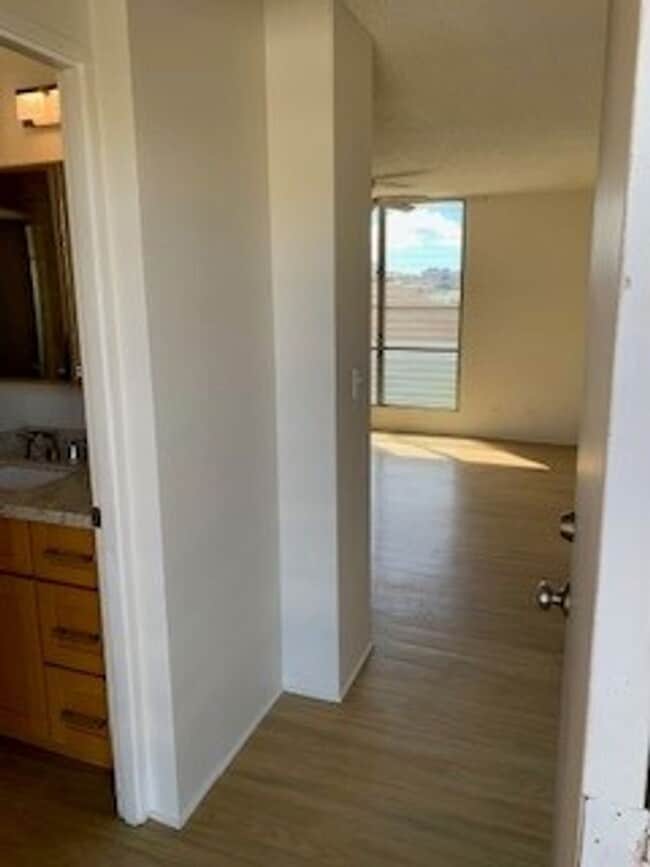 Building Photo - Makiki Apartment - 2 bedroom, 1 bath with ...