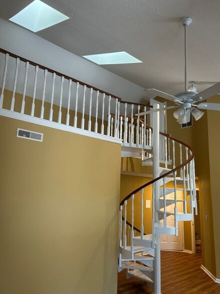 Building Photo - 5211 Birch Cir