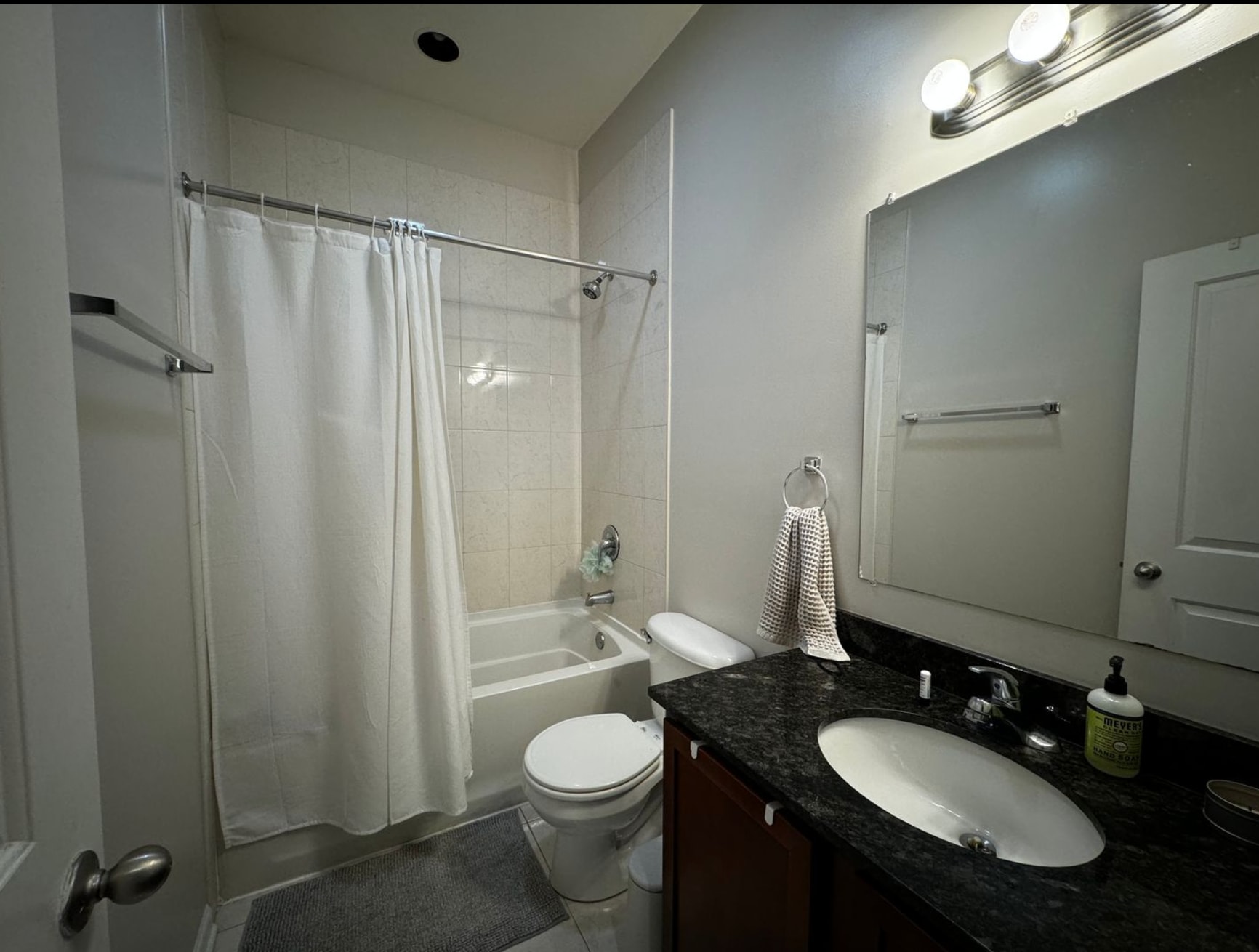 Building Photo - 2746 W Le Moyne St