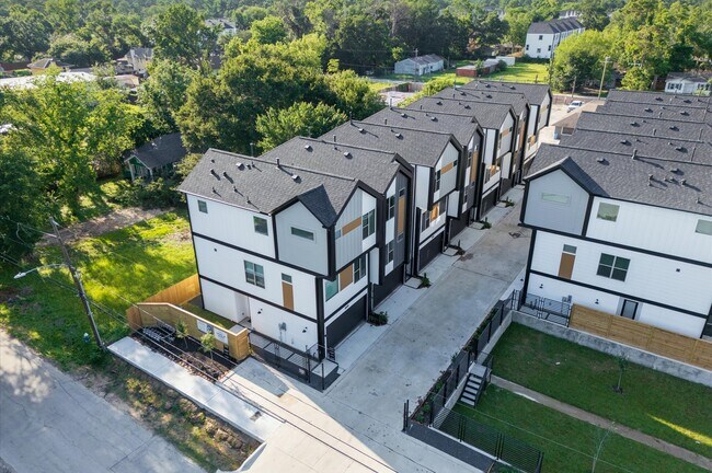 Building Photo - 808 Curtin St