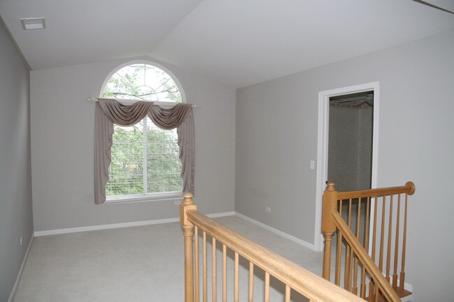 Building Photo - 2723 Whitehall Ln