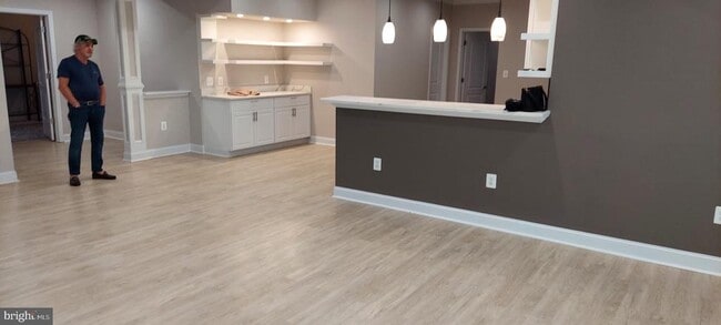 Building Photo - 9221 Clementine Ct