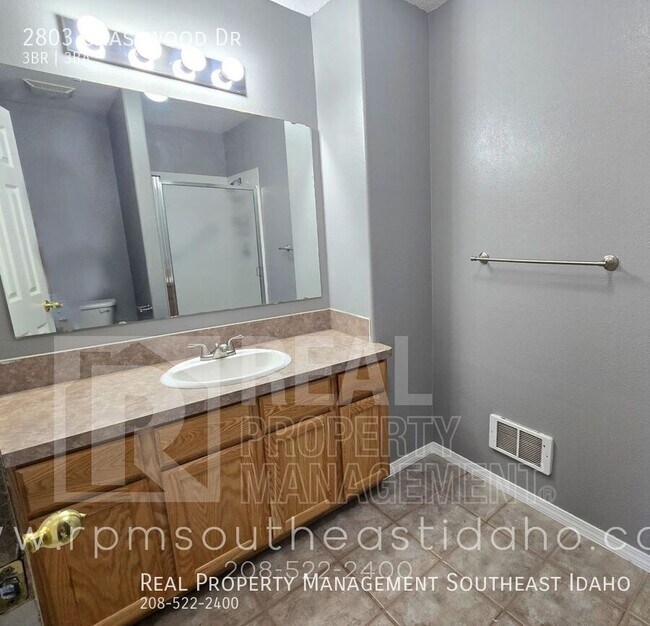 Building Photo - 2803 E Chasewood Dr