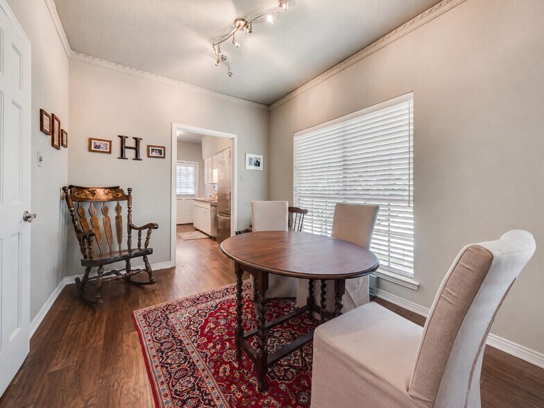 Building Photo - 4349 Bellaire Dr S