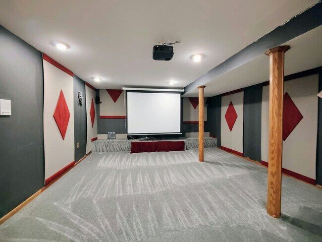 Building Photo - 793 Barclay Dr