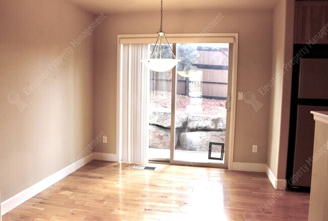 Building Photo - Cozy craftsman home in NW Bend