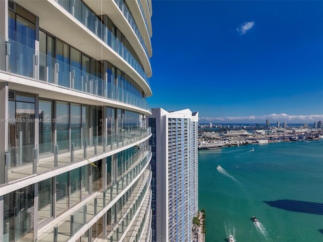 Building Photo - 300 Biscayne Blvd Way