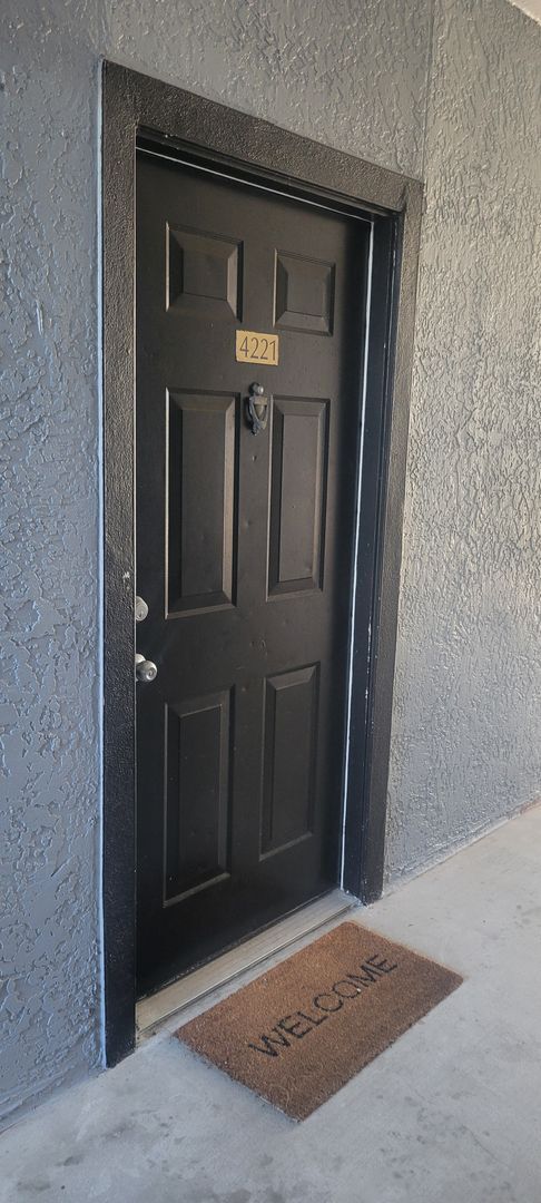 Building Photo - The Greens - 4221