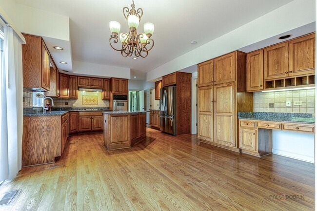 Building Photo - 5420 Belmont Ct