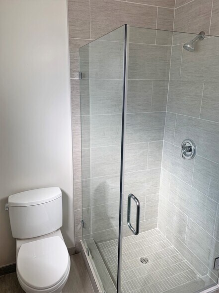 Building Photo - 415 Montana Ave