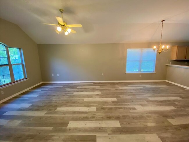 Building Photo - 5710 Lark Creek Dr