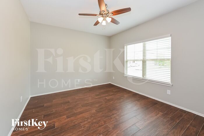 Building Photo - 111 Meadow Mill Dr