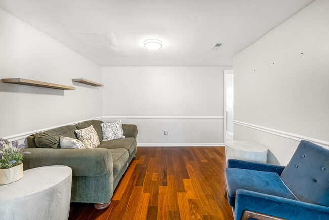 Building Photo - 8418 Knights Bridge Rd