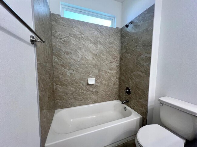 Building Photo - 805 Hallie Cove