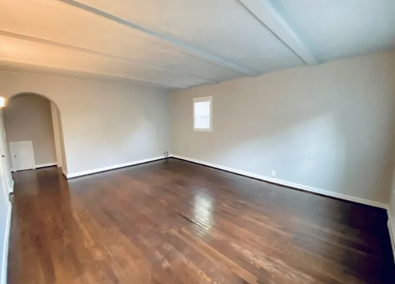 Building Photo - 421 Summit Ave E