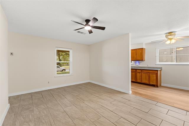Building Photo - 929 Meadow Mead Dr