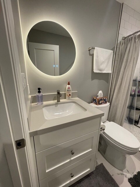 Main Bath - 843 Southampton Dr