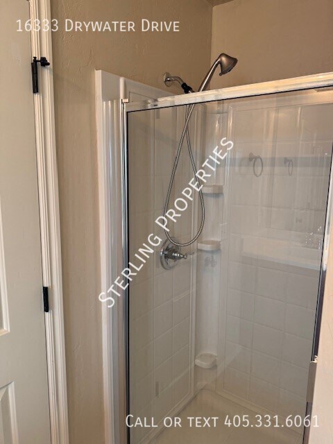 Building Photo - 16333 Drywater Dr