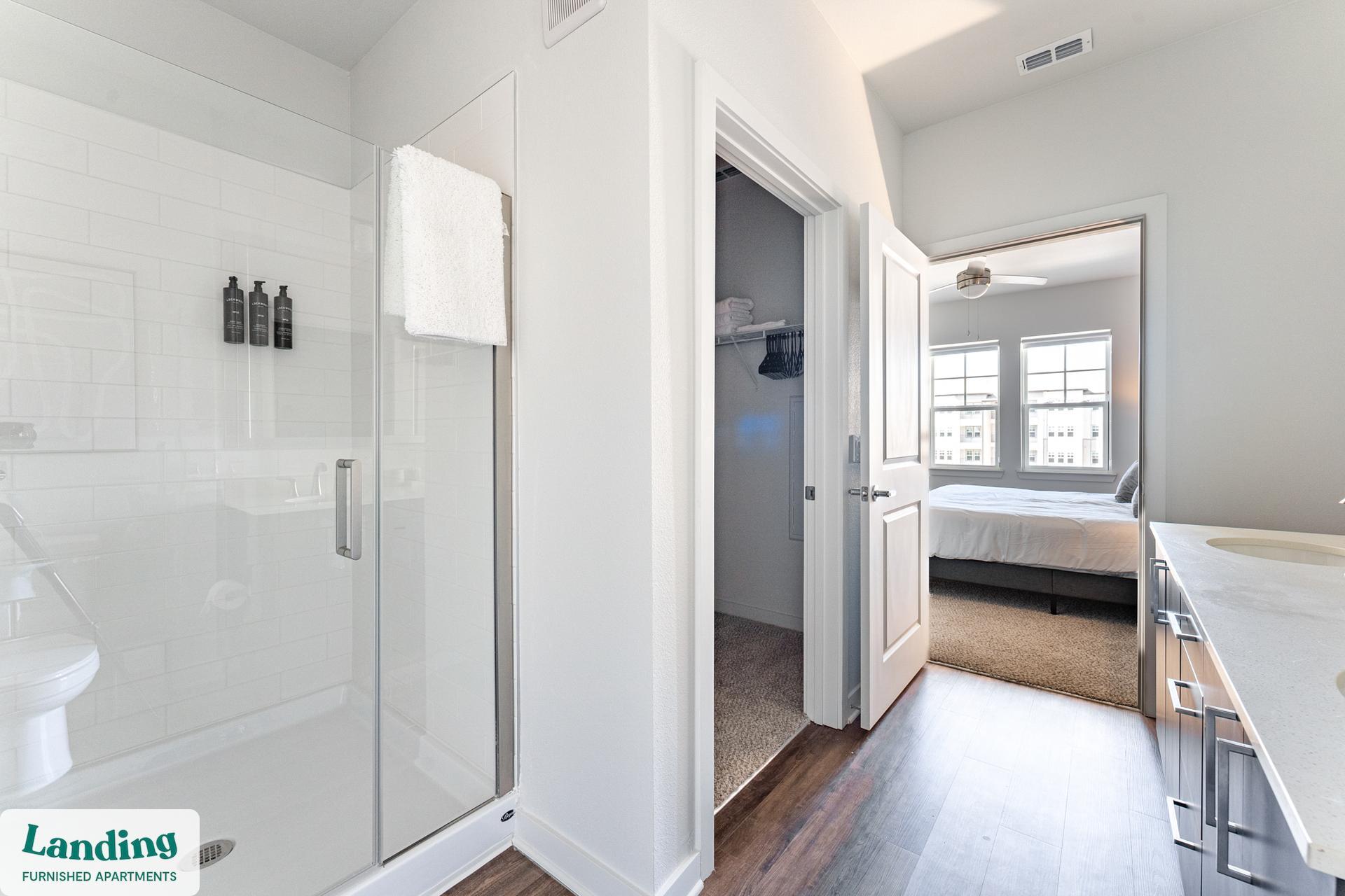 Building Photo - 1225 Utica Dr