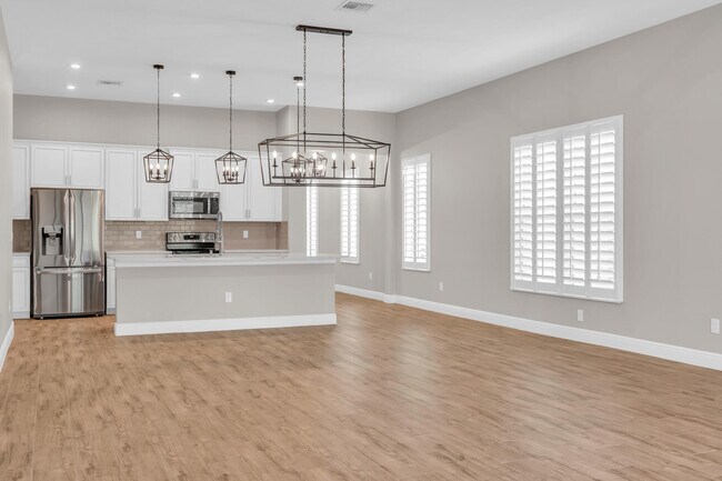Building Photo - 4720 SW Ardsley Dr