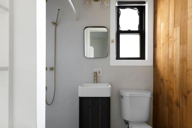 Building Photo - Pendleton Heights 4BR—Updated Historic Charm + Modern Comforts | 2,300 sq ft