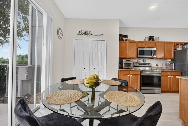 Building Photo - 6086 Chapledale Dr