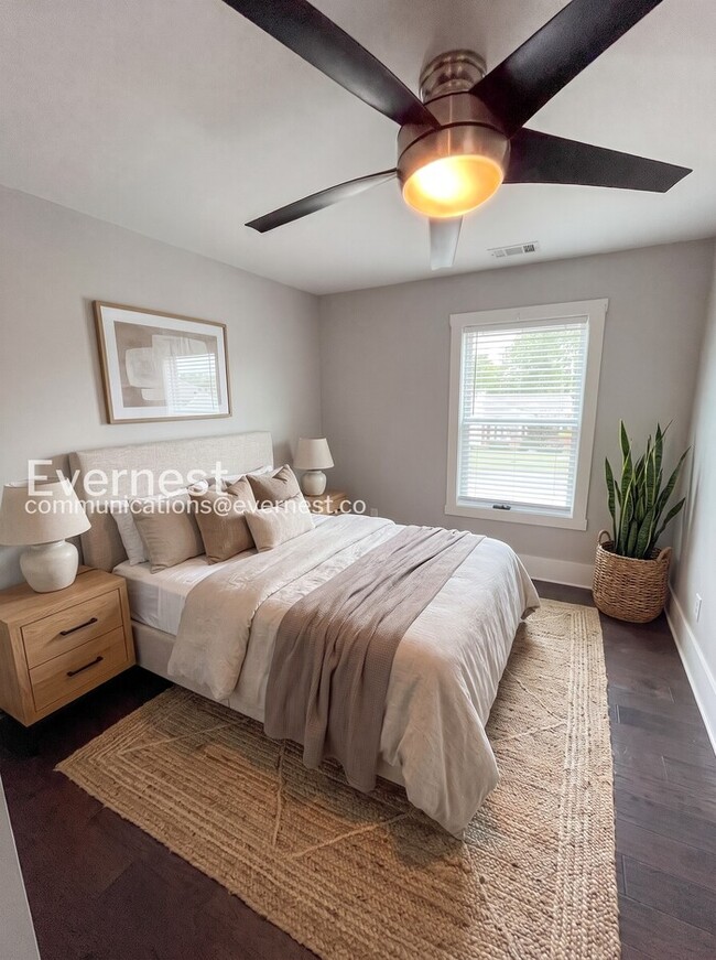 Building Photo - 3-Bed/2.5-Bath Home/Available Now!