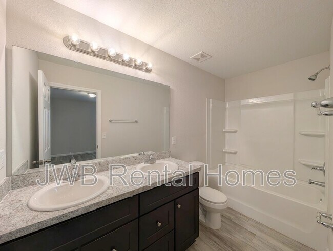 Building Photo - 5215 Missouri Ave