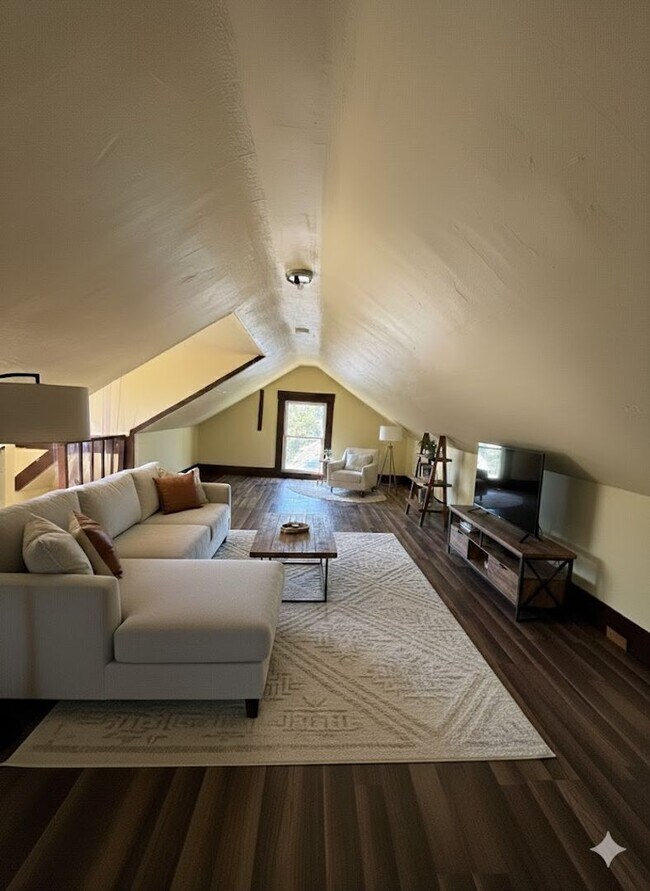 Building Photo - 26 Abbott St