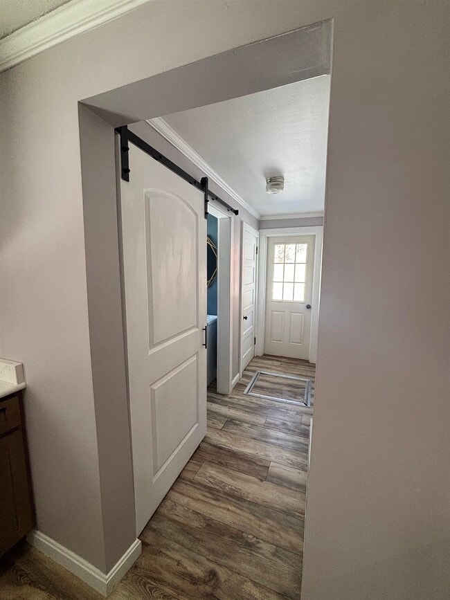 Building Photo - 280 Lakeshore Dr