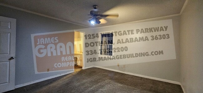 Building Photo - 211 Plantation Rd