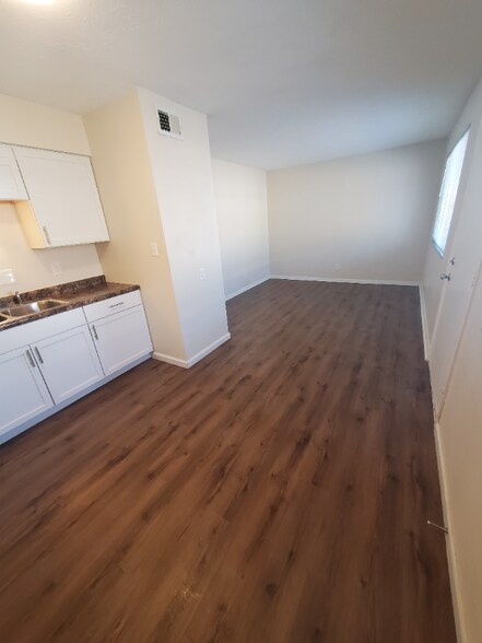 Building Photo - 2838 Joyce Ave