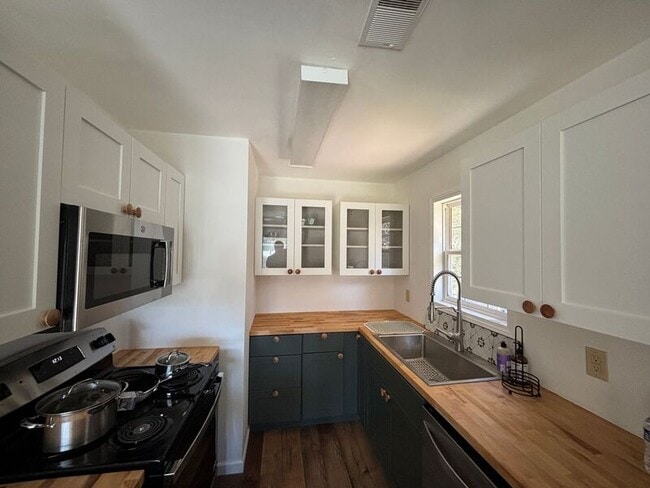 Building Photo - 2647 Blind Rd