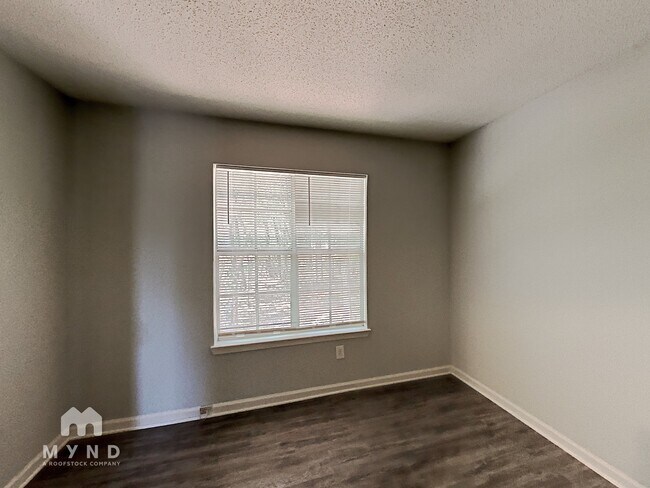 Building Photo - 5486 Fox Valley Ln