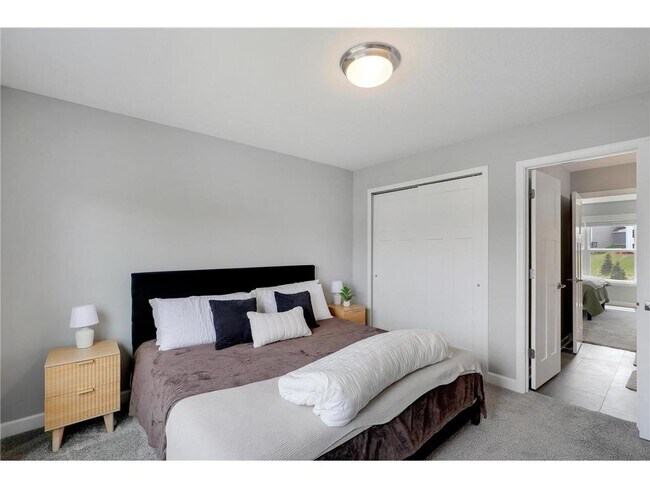Building Photo - 6332 Apple Ct